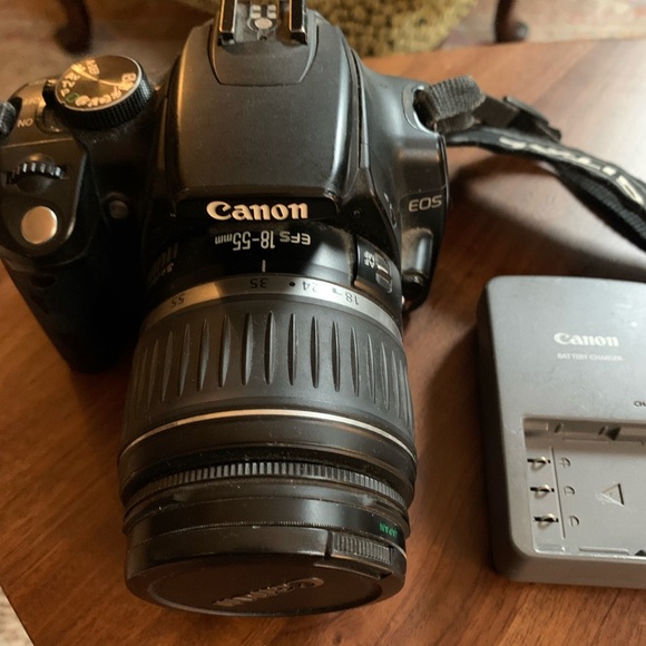 Canon DS 8.1v - Digital Rebel xt